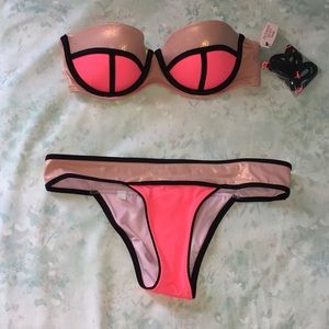VICTORIA’S SECRET SWIM 34C “The Flirt Bandeau”